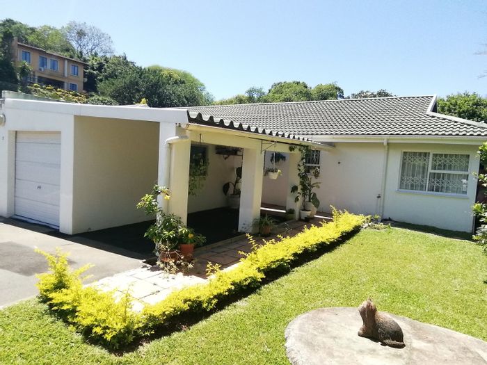 For Sale: Apartment in Sunningdale with 24-hour security, gardens, and low levies.