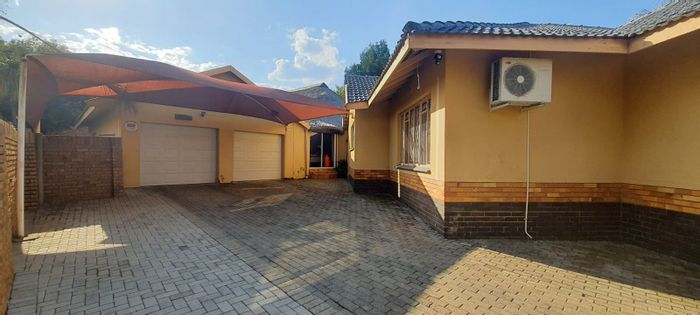 For Sale: Family-friendly house in Roosheuwel with pool, lapa, and study.