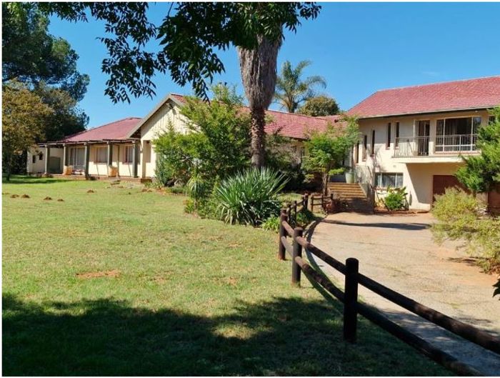 Rynfield AH House For Sale: 4 beds, 3 baths, entertainment areas, workshop, garden cottage.