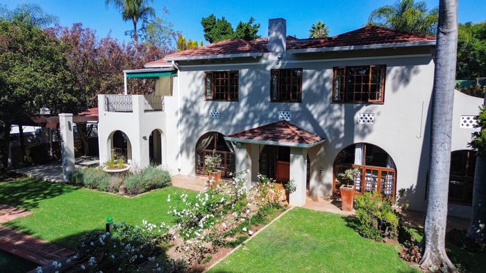 Spacious 7-bedroom house in Brooklyn with pool, solar, and guest suite. For Sale.