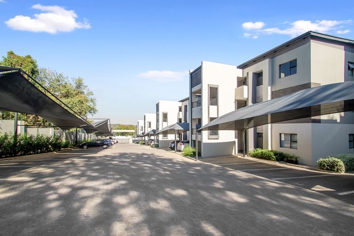 Bryanston Apartment For Sale: 2 bedrooms, open-plan kitchen, security, pet-friendly complex.