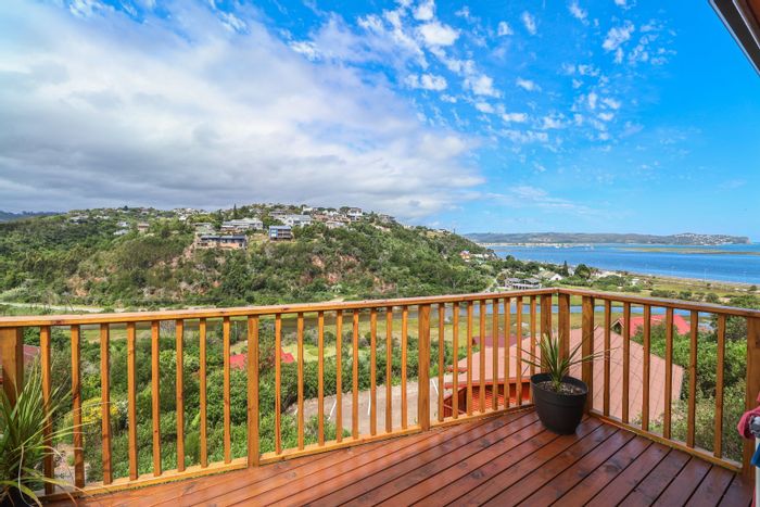 Kanonkop House For Sale: Expansive views, secure estate, private decks, versatile layout.