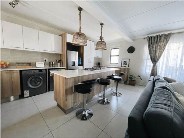 For Sale: Apartment in Modderfontein with 24-hour security, amenities, and appliances included.