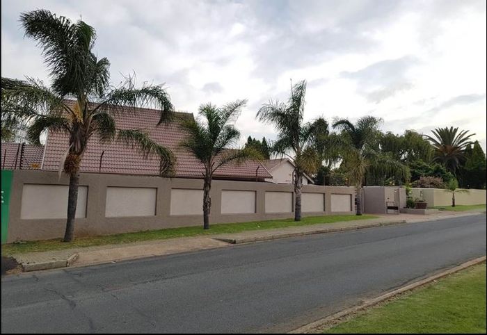 For Sale: Spacious Van Riebeeck Park house with pool, office, and entertainment areas.