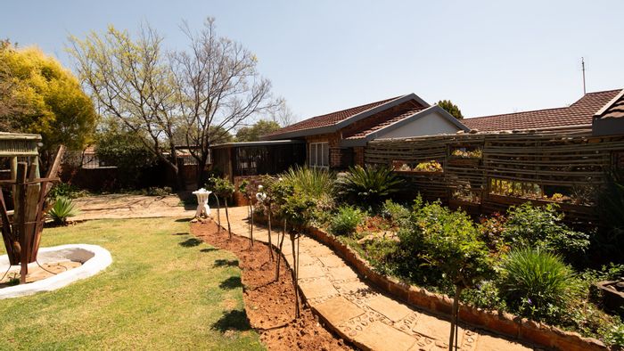 For Sale: Commercial Guesthouse in Orkney Central with 22 rooms, bar, pool.