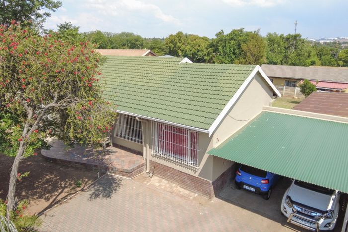 Eastleigh House For Sale: 3 Bedrooms, Entertainment Area, Large Garden, Prepaid Electricity.