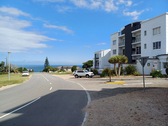 For Sale: Apartment in Reebok with 2 bedrooms, pool, beach access, and braai.