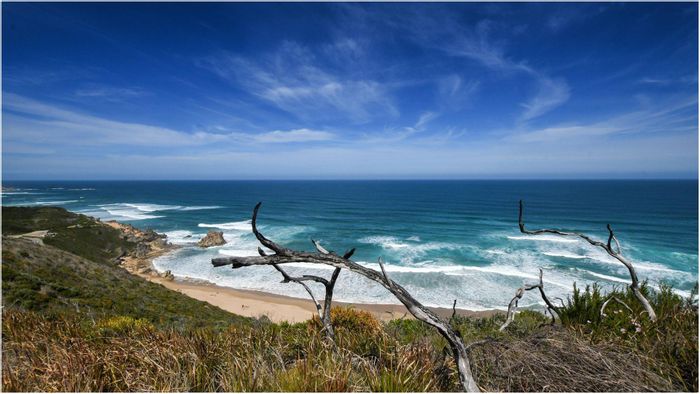 21HA vacant land for sale in Knysna Rural, with beach access and natural surroundings.