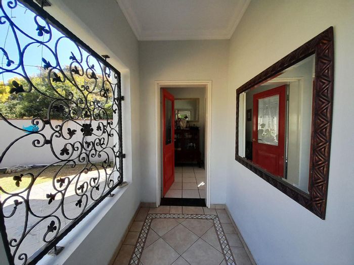 Edenvale Central House For Sale: Pool, granny flat, spacious living, secure parking.