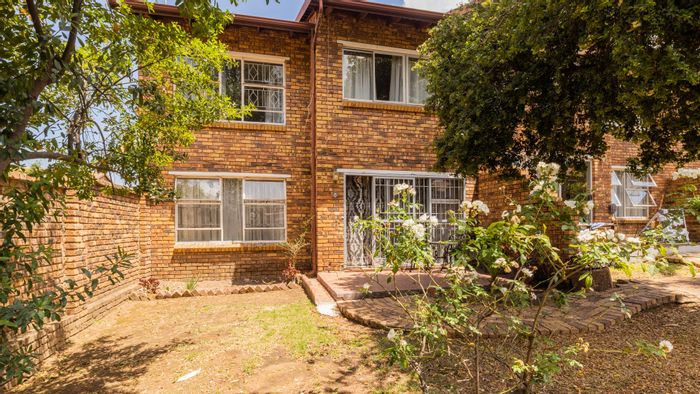 Buccleuch Apartment For Sale: 2 beds, garage, pool, 24-hour security, great location.