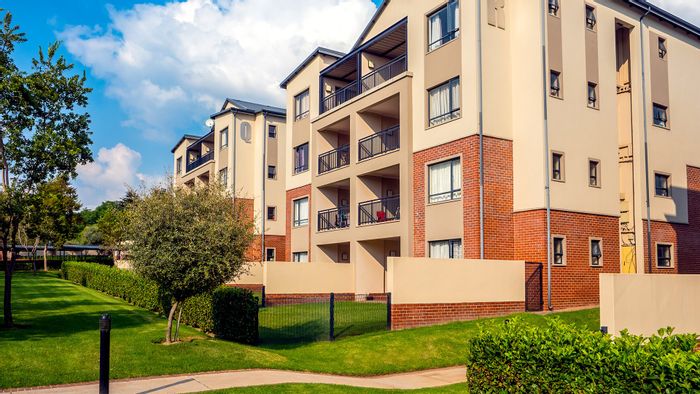 Crowthorne AH Apartment To Rent: Zero deposit, free internet, gym, and lifestyle amenities.