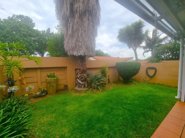 For Sale: Buccleuch Townhouse with pool, garden, garage, and staff quarters.