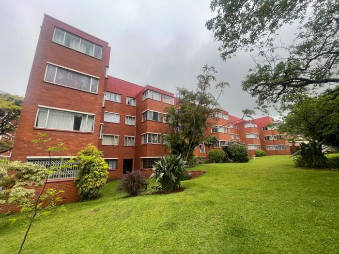 Bulwer Apartment For Sale: 2 bedrooms, secure parking, near shops and parks.