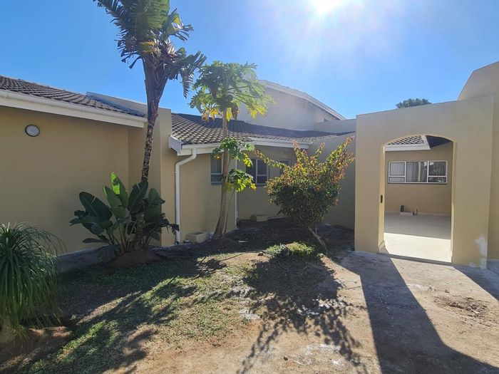 Spacious 7-bedroom house in Oslo Beach with entertainment area and double garage. For Sale.