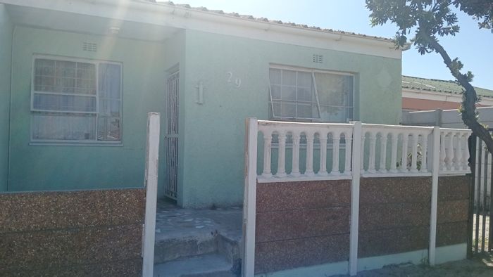 For Sale: 3-Bedroom House in Tafelsig with parking, yard foundation, and plans.