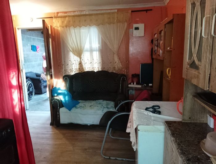 For Sale: House in Delft Central, 2 bedrooms, open kitchen, parking space available.