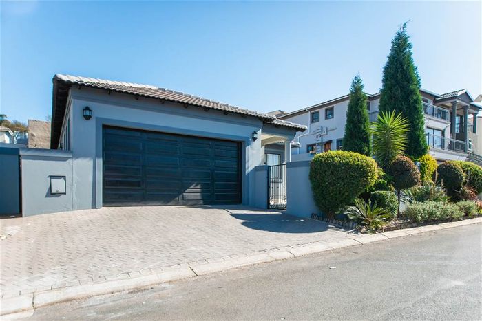 For Sale: House in Pebble Creek with pool, jacuzzi, and 24-hour security.