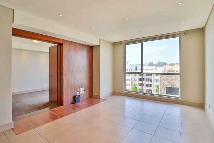 For Sale: Apartment in Bedford Gardens with 24/7 security and direct shopping access.