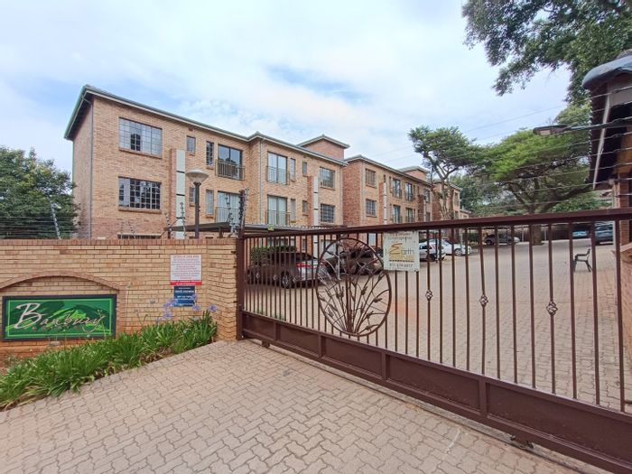 For Sale: 2-Bedroom Apartment in Westdene with 24-Hour Security and Parking.