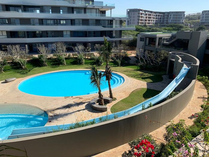 Sibaya Precinct Apartment For Sale: Beach access, pools, putting green, secure parking.