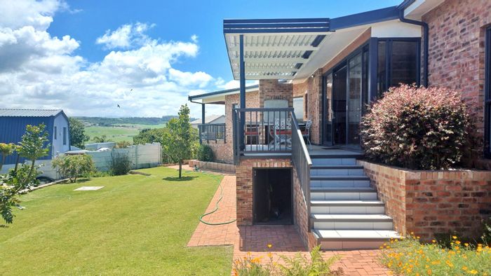 For Sale: House in Fraaiuitsig with open-plan living, outdoor patio, and ample storage.