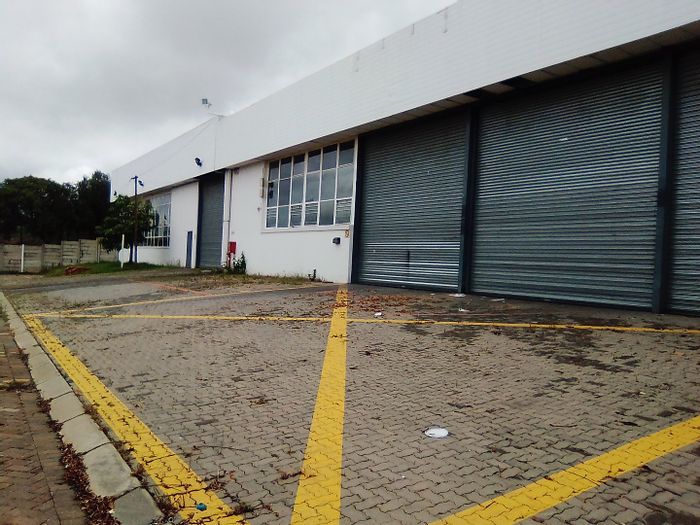 Commercial property to rent in Halfway House, 1000 sqm, versatile business opportunities.