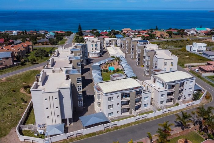 Coastal Apartment For Sale in Reebok: 3 bedrooms, pool, beach access, secure estate.