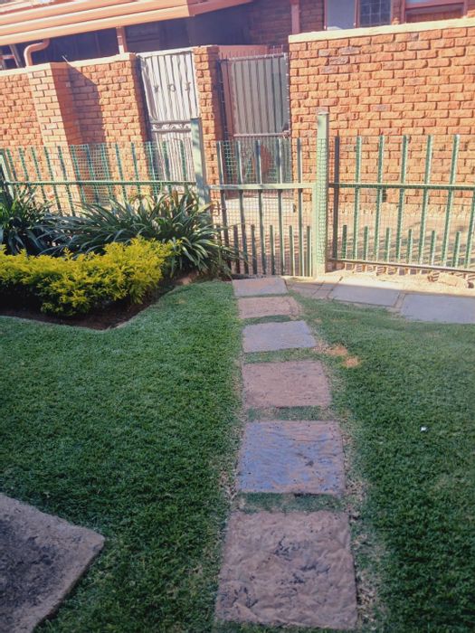 For Sale: 1 Bedroom Townhouse in Hermanstad with secure complex and irrigation.