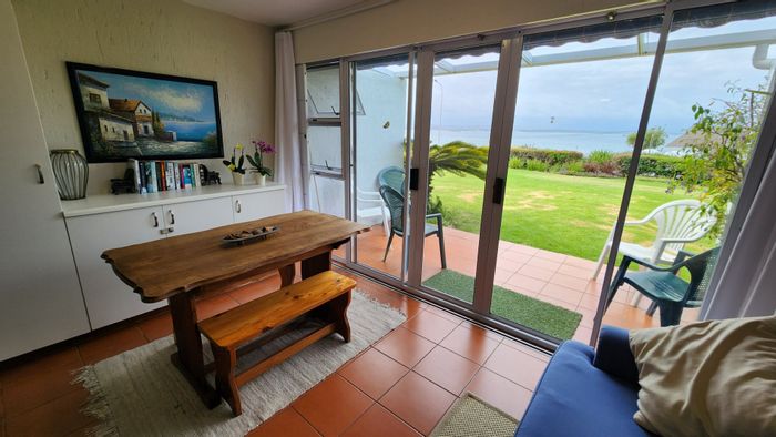 De Bakke Apartment For Sale: 24-hour security, beach access, sea views, rental potential.