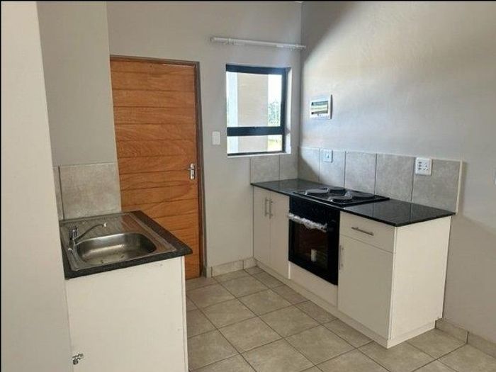 Groblerpark Apartment To Rent: 2 Bedrooms, secure parking, utilities included, fibre ready.