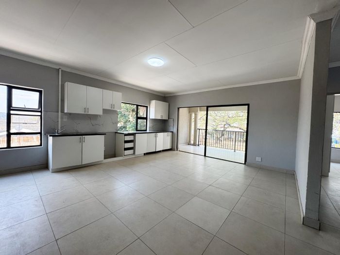 To Rent: 2-Bedroom Apartment in Laudium Ext 3 with Balcony and Open Plan Living.