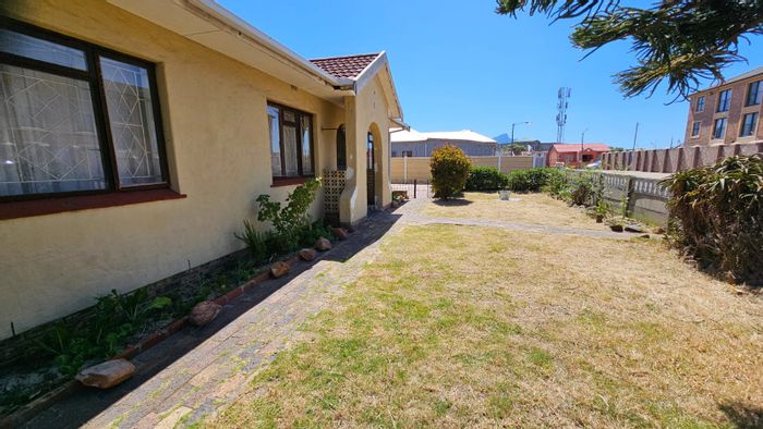 Grassy Park For Sale: Vacant Residential Land with approved plans for 18 apartments.