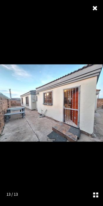 Soshanguve Ext House For Sale: 3 bedrooms, Wi-Fi, extra rental unit, prime location.