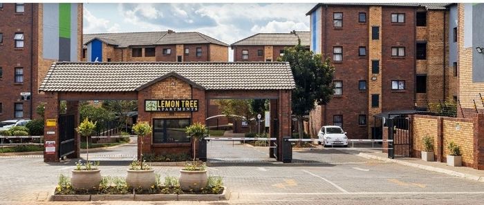 La Montagne Apartment For Sale: 2 beds, balcony, secure parking, 24-hour security.