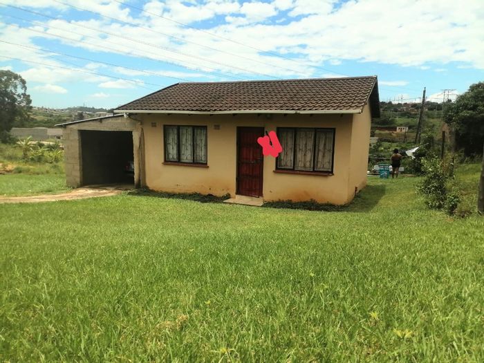 Ngwelezana House For Sale: 2 Bedrooms, Kitchen, Dining, Unfinished Garage, Close to Amenities.