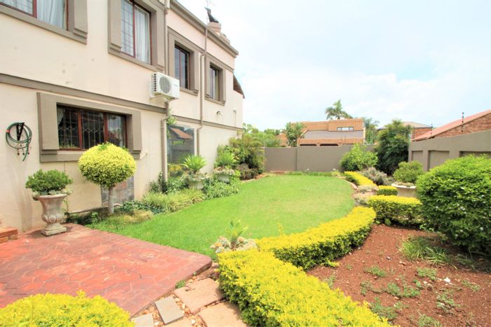 Eldoraigne House For Sale: Open plan living, braai area, garden, double garage.