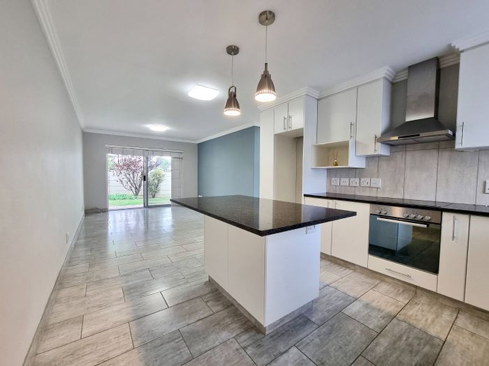 Property #2339375, Apartment For Sale in Rosebank