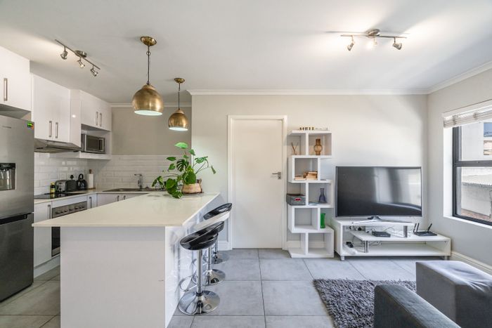 Property #2339377, Apartment For Sale in Observatory