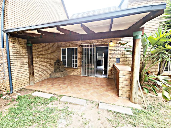 Townhouse to Rent in Van Riebeeck Park: 3 bedrooms, pet-friendly, secure complex amenities.