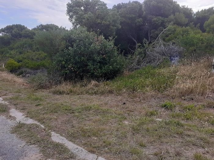 Vacant Land Residential For Sale in Paradise Beach: Close to beaches, nature reserves, and activities.