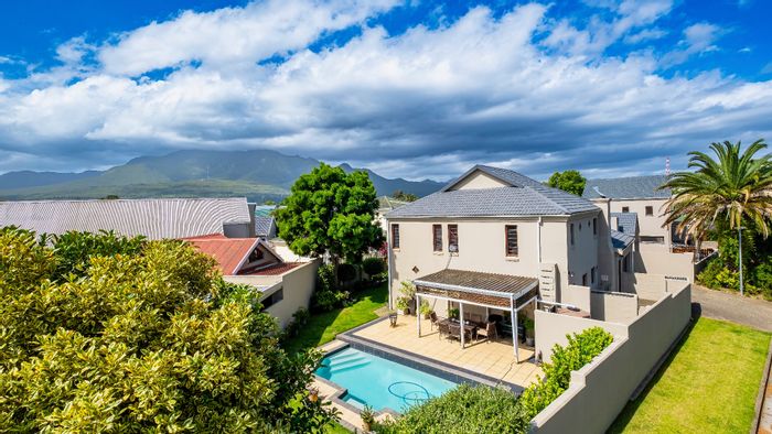 For Sale: House in King George Park with pool, garden, and double garage.