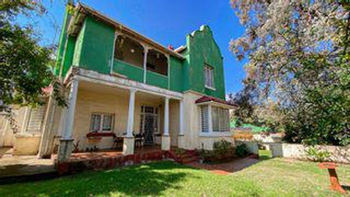For Sale: House in Jeppestown with multiple dwellings, bar, pool, and parking.