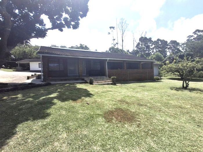 Ramsgate House For Sale: Spacious home, self-contained cottage, solar power, and water tanks.