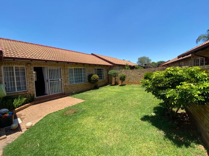 Highveld Townhouse For Sale: Pet-friendly, private garden, communal pool, secure complex.