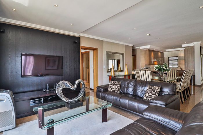 Apartment To Rent in Bedfordview Central: Wi-Fi, DSTV, cleaning service, 24hr security.