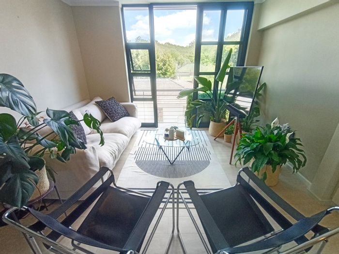 Rosebank Apartment For Sale: Spacious layout, balcony views, and secure parking included.