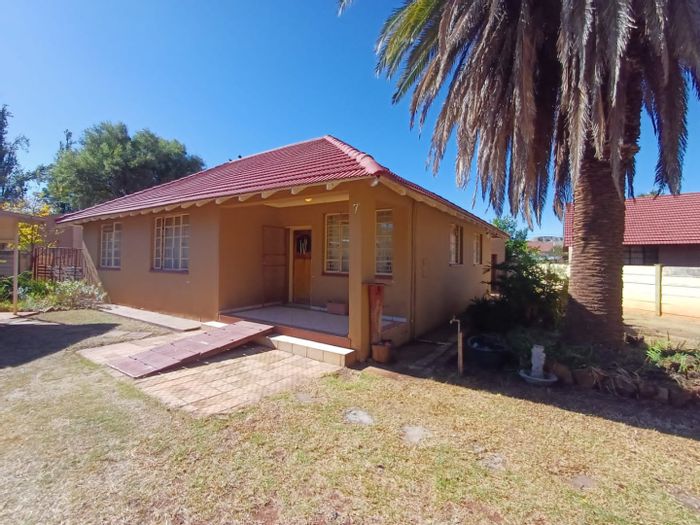 For Sale: House in Stilfontein Ext 1 with 3 bedrooms, garage, and braai area.