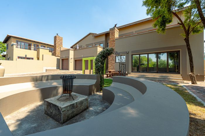 Homes Haven House For Sale: 4 beds, braai room, jacuzzi, solar system, secure estate.