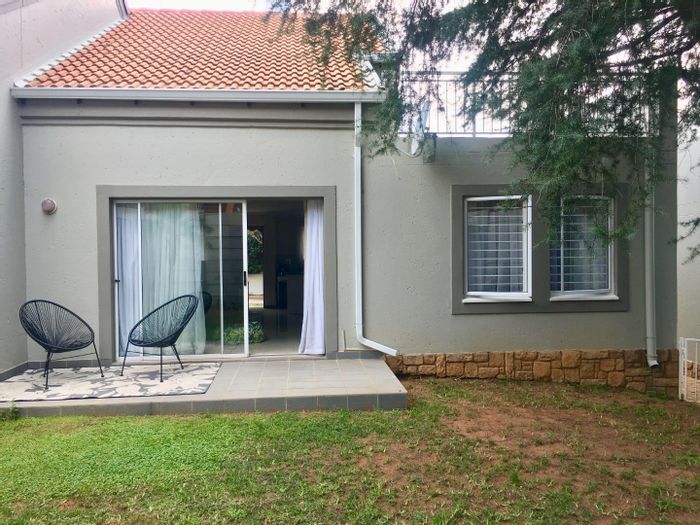 Sunninghill Townhouse To Rent: Spacious layout, private garden, and secure parking.