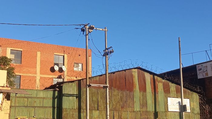 Industrial Property For Sale in Asiatic Bazaar: 248m² versatile space for business.